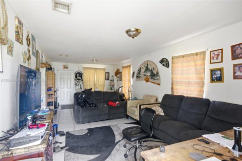 Купить коммерческую недвижимость в Хомстед, Флорида 205.69м2, № 2179687 - фото 19