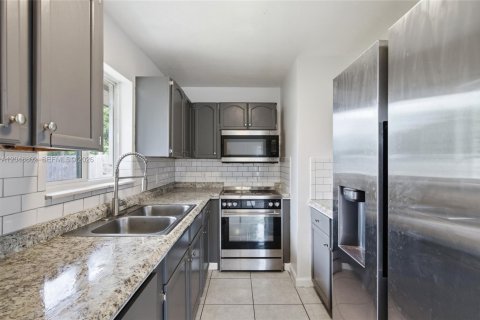 Купить коммерческую недвижимость в Хомстед, Флорида 205.69м2, № 2179687 - фото 11
