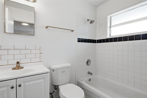 Купить коммерческую недвижимость в Хомстед, Флорида 205.69м2, № 2179687 - фото 16
