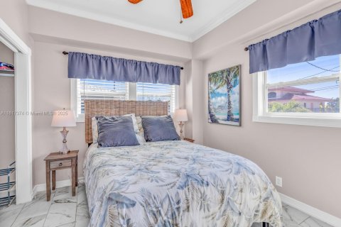 Villa ou maison à vendre à Marathon, Floride: 6 chambres, 306.21 m2 № 1958215 - photo 11