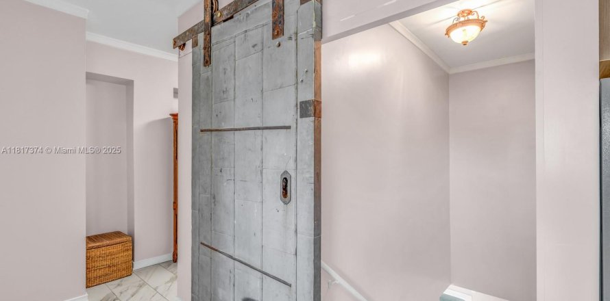 Villa ou maison à Marathon, Floride 6 chambres, 306.21 m2 № 1958215