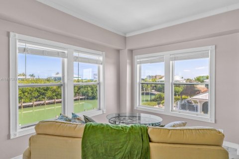 Villa ou maison à vendre à Marathon, Floride: 6 chambres, 306.21 m2 № 1958215 - photo 25