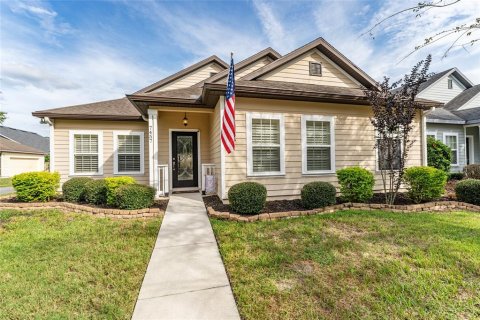 House in Gainesville, Florida 3 bedrooms, 148.27 sq.m. № 1899264 - photo 1