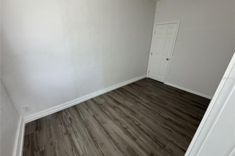 Снять в аренду квартиру в Венеция, Флорида 1 комната, 83.61м2, № 2203863 - фото 8