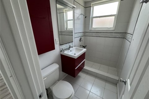 Снять в аренду квартиру в Венеция, Флорида 1 комната, 83.61м2, № 2203863 - фото 5