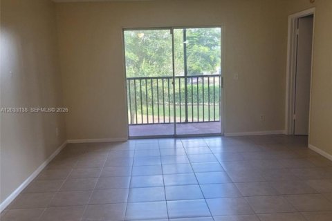 Copropriété à louer à Pembroke Pines, Floride: 2 chambres, 84.91 m2 № 2085279 - photo 14