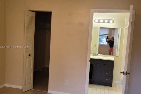 Copropriété à louer à Pembroke Pines, Floride: 2 chambres, 84.91 m2 № 2085279 - photo 7