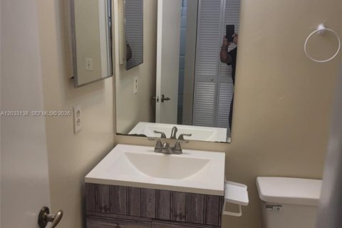 Condo à Pembroke Pines, Floride, 2 chambres  № 2085279
