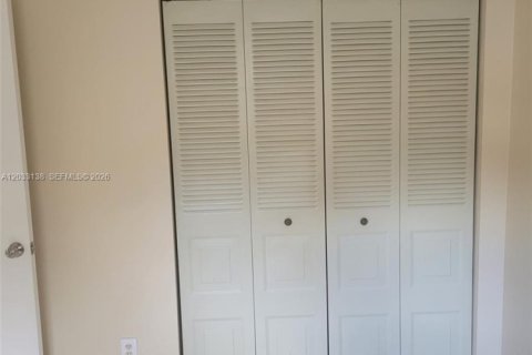 Copropriété à louer à Pembroke Pines, Floride: 2 chambres, 84.91 m2 № 2085279 - photo 4