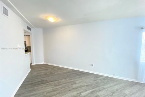 Condominio en alquiler en Miami Beach, Florida, 1 dormitorio, 61.59 m2 № 1926428 - foto 7
