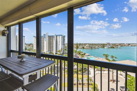 Condo in Saint Pete Beach, Florida, 2 bedrooms  № 1666680 - photo 16