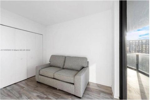 Condominio en venta en Miami, Florida, 3 dormitorios, 134.89 m2 № 1985111 - foto 25