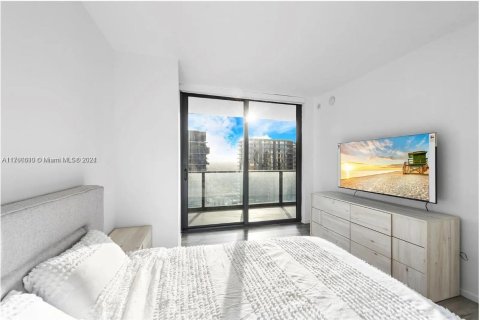 Condominio en venta en Miami, Florida, 3 dormitorios, 134.89 m2 № 1985111 - foto 18
