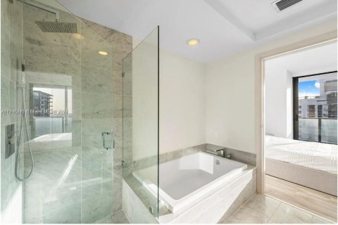 Condominio en venta en Miami, Florida, 3 dormitorios, 134.89 m2 № 1985111 - foto 30