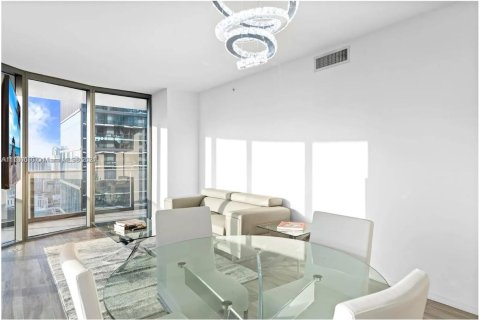 Condominio en venta en Miami, Florida, 3 dormitorios, 134.89 m2 № 1985111 - foto 7