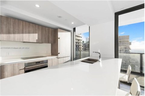 Condominio en venta en Miami, Florida, 3 dormitorios, 134.89 m2 № 1985111 - foto 14