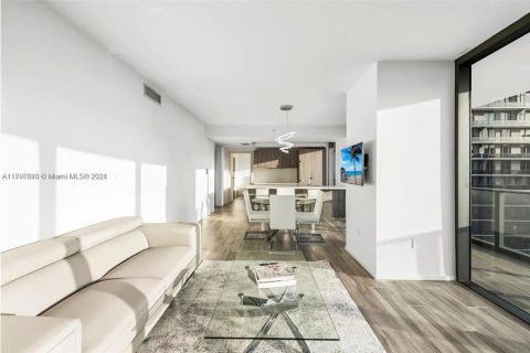Condominio en venta en Miami, Florida, 3 dormitorios, 134.89 m2 № 1985111 - foto 3