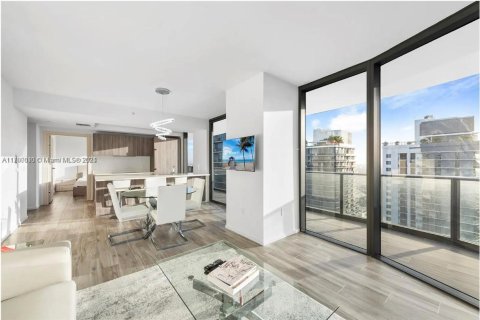 Condominio en venta en Miami, Florida, 3 dormitorios, 134.89 m2 № 1985111 - foto 4