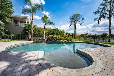 House in Tampa, Florida 5 bedrooms, 298.03 sq.m. № 2226295 - photo 10