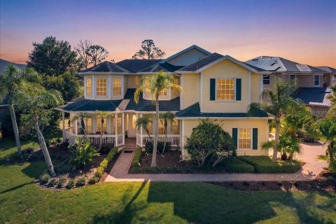 House in Tampa, Florida 5 bedrooms, 298.03 sq.m. № 2226295