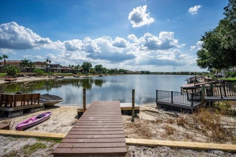 House in Tampa, Florida 5 bedrooms, 298.03 sq.m. № 2226295 - photo 9
