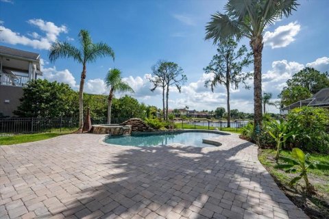 House in Tampa, Florida 5 bedrooms, 298.03 sq.m. № 2226295 - photo 17
