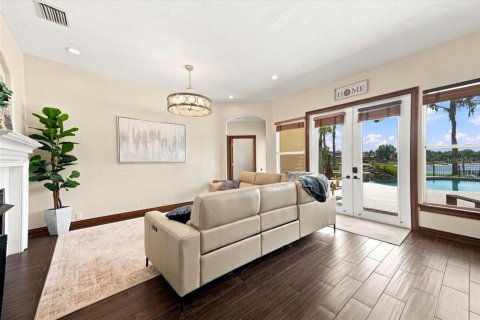 House in Tampa, Florida 5 bedrooms, 298.03 sq.m. № 2226295 - photo 27