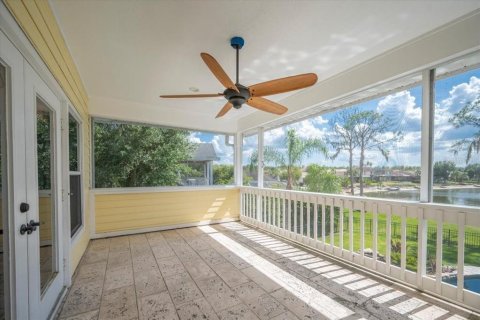 House in Tampa, Florida 5 bedrooms, 298.03 sq.m. № 2226295 - photo 13