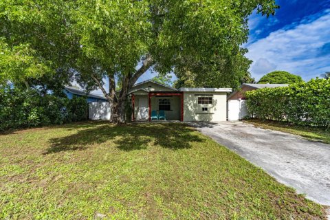Villa ou maison à vendre à Boynton Beach, Floride: 3 chambres, 148.55 m2 № 2077429 - photo 3