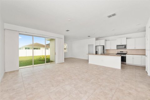 House in Ocala, Florida 4 bedrooms, 177.44 sq.m. № 2211261 - photo 15
