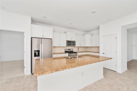 House in Ocala, Florida 4 bedrooms, 177.44 sq.m. № 2211261 - photo 24