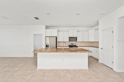 House in Ocala, Florida 4 bedrooms, 177.44 sq.m. № 2211261 - photo 23
