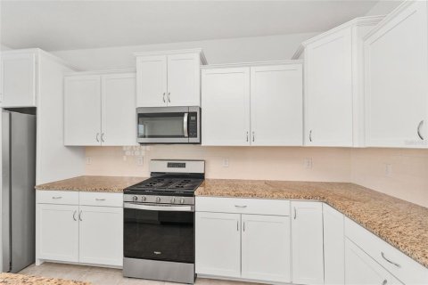 House in Ocala, Florida 4 bedrooms, 177.44 sq.m. № 2211261 - photo 26