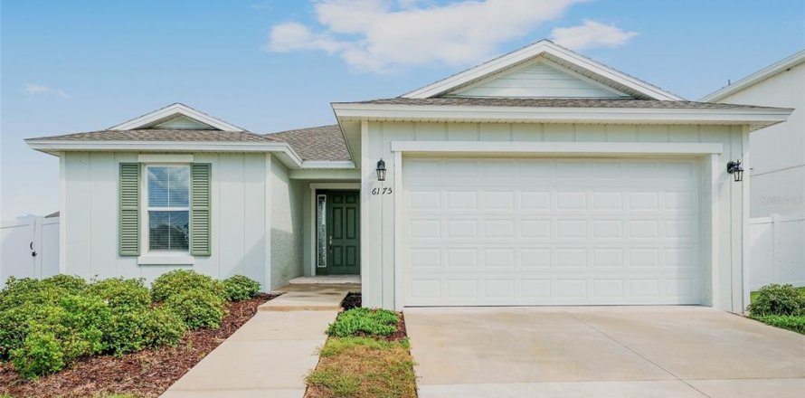 House in Ocala, Florida 4 bedrooms, 177.44 sq.m. № 2211261