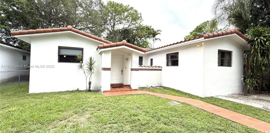 Villa ou maison à Miami, Floride 3 chambres, 175.4 m2 № 1834046