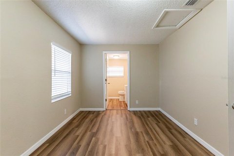 Casa en venta en Tampa, Florida, 3 dormitorios, 98.38 m2 № 1881343 - foto 16