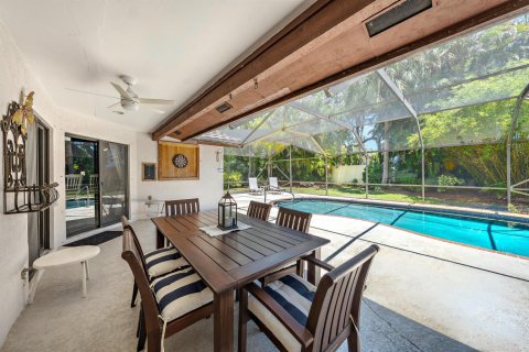 House in Jupiter, Florida 3 bedrooms, 149.48 sq.m. № 2249318