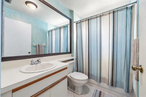 House in Jupiter, Florida 3 bedrooms, 149.48 sq.m. № 2249318 - photo 15