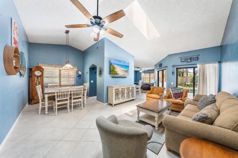 House in Jupiter, Florida 3 bedrooms, 149.48 sq.m. № 2249318 - photo 10
