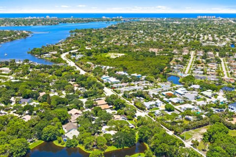 House in Jupiter, Florida 3 bedrooms, 149.48 sq.m. № 2249318 - photo 23
