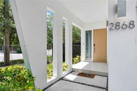 Снять в аренду таунхаус в Майами, Флорида 3 спальни, 195.09м2, № 1969411 - фото 14
