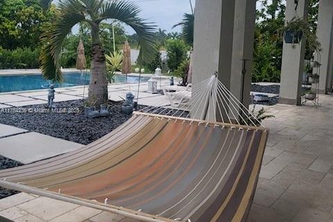 House in Miami, Florida 4 bedrooms, 239.69 sq.m. № 1861339 - photo 8