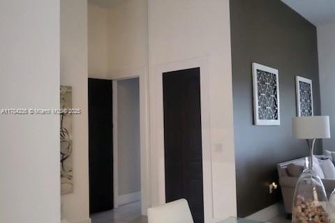 House in Miami, Florida 4 bedrooms, 239.69 sq.m. № 1861339 - photo 3