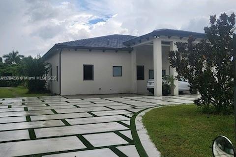House in Miami, Florida 4 bedrooms, 239.69 sq.m. № 1861339 - photo 2
