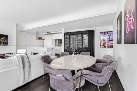 Copropriété à louer à Miami Beach, Floride: 2 chambres, 180.04 m2 № 2240063 - photo 9