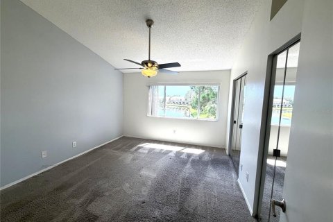 Townhouse in Tampa, Florida 2 bedrooms, 110 sq.m. № 2234068 - photo 17