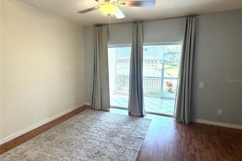 Townhouse in Tampa, Florida 2 bedrooms, 110 sq.m. № 2234068 - photo 9