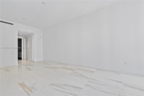 Condo in Miami, Florida, 3 bedrooms  № 1358745 - photo 18