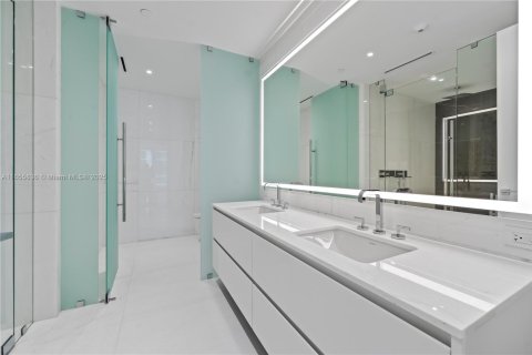 Condo in Miami, Florida, 3 bedrooms  № 1358745 - photo 21
