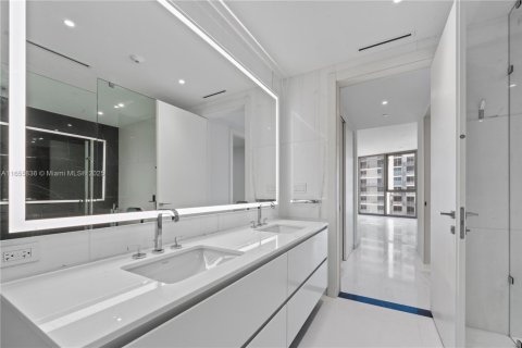 Condo in Miami, Florida, 3 bedrooms  № 1358745 - photo 20